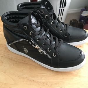 U.S POLO ASSN. Black sneakers with silver zipper on the side/ Size: 10